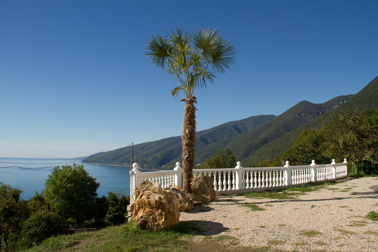 Guest House Vzgorye Gagra Esterno foto